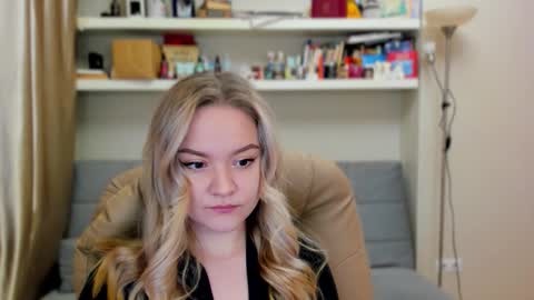 Snapshot of kara_smith_ chatting on 11-15-25, 11:10 Kara. Off from 15th till 24th of December online show from 11-15-25, 11:10