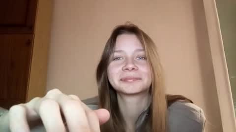 Snapshot of karaescorcia chatting on 12-05-25, 06:48 Ria online show from 12-05-25, 06:48