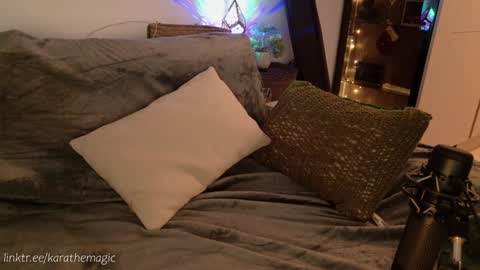 Snapshot of karathemagic chatting on 02-01-25, 04:03 I am here around 5am GMT karathemagic online show from 02-01-25, 04:03