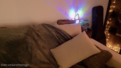 Snapshot of karathemagic chatting on 02-02-25, 03:54 I am here around 5am GMT karathemagic online show from 02-02-25, 03:54