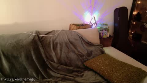 Snapshot of karathemagic chatting on 02-05-25, 08:54 I am here around 5am GMT karathemagic online show from 02-05-25, 08:54