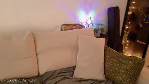 Snapshot of karathemagic chatting on 02-16-25, 07:48 I am here around 5am GMT karathemagic online show from 02-16-25, 07:48