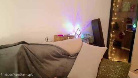 Snapshot of karathemagic chatting on 02-22-25, 11:02 I am here around 5am GMT karathemagic online show from 02-22-25, 11:02