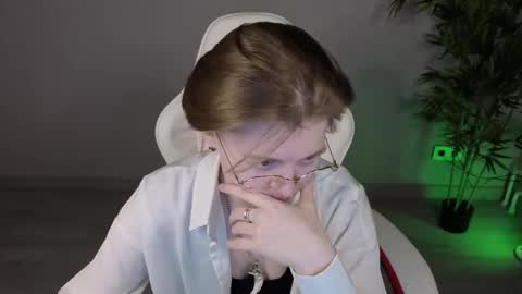 Karen online show from 03-10-26, 10:20