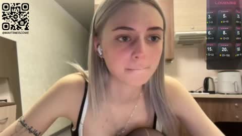 Snapshot of karensimilton chatting on 04-28-26, 03:17 May online show from 04-28-26, 03:17