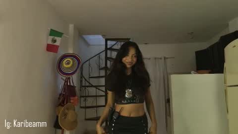 Snapshot of karibeam chatting on 10-26-25, 07:31 K online show from 10-26-25, 07:31