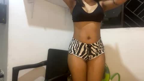 Snapshot of kariina_candy chatting on 05-28-26, 02:53 kariina candy and fox online show from 05-28-26, 02:53