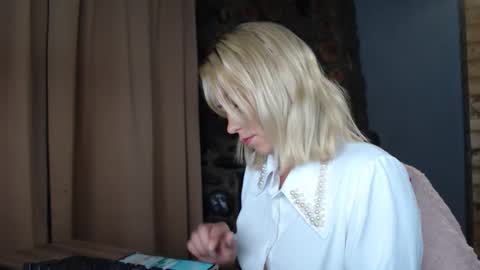 karina online show from 09-19-25, 02:46