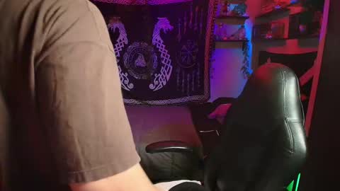 Snapshot of kariozzz chatting on 10-06-25, 05:54 call me kai 3 online show from 10-06-25, 05:54