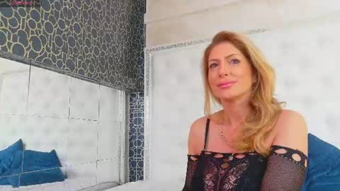 Snapshot of karissia_ chatting on 06-23-26, 04:10 KARISSIA online show from 06-23-26, 04:10