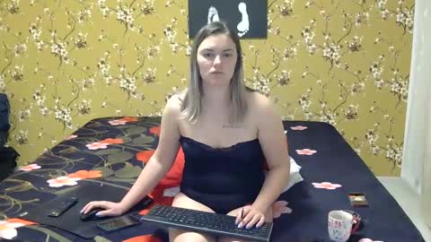 Snapshot of karla318103 chatting on 12-22-24, 04:50 Karla online show from 12-22-24, 04:50