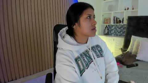 Snapshot of karla_gonzaless chatting on 07-12-26, 11:23 Karla Gonzaless online show from 07-12-26, 11:23