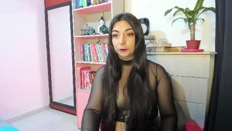 Snapshot of karla_hernandez chatting on 06-11-26, 10:46 Karla online show from 06-11-26, 10:46