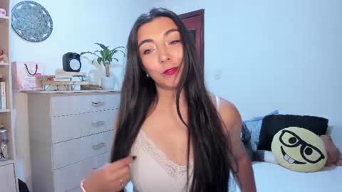 Snapshot of karla_hernandez chatting on 07-08-26, 10:42 Karla online show from 07-08-26, 10:42