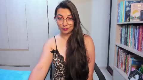 Snapshot of karla_hernandez chatting on 07-27-26, 10:44 Karla online show from 07-27-26, 10:44