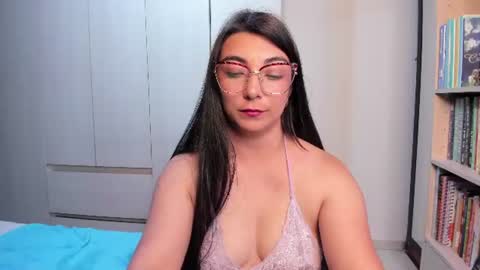 Snapshot of karla_hernandez chatting on 07-28-26, 03:21 Karla online show from 07-28-26, 03:21