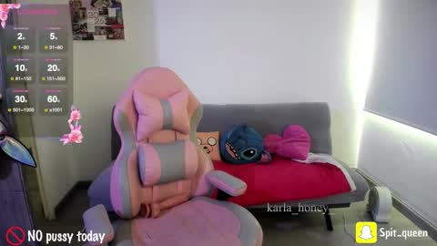 Snapshot of karla_honey_ chatting on 12-18-25, 07:09 Karla online show from 12-18-25, 07:09