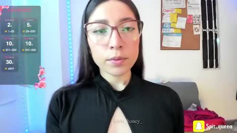 Snapshot of karla_honey_ chatting on 06-09-26, 01:45 Karla online show from 06-09-26, 01:45