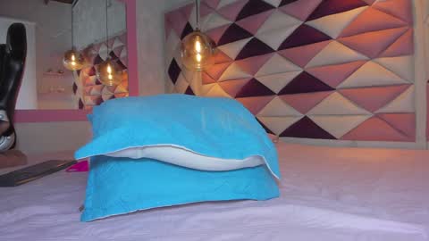 karolina  online show from 01-11-25, 03:13