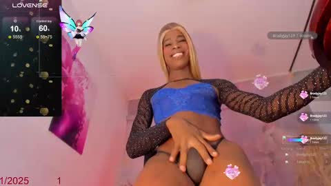 Snapshot of karlaebony_ts chatting on 11-12-25, 01:44 KARLA online show from 11-12-25, 01:44