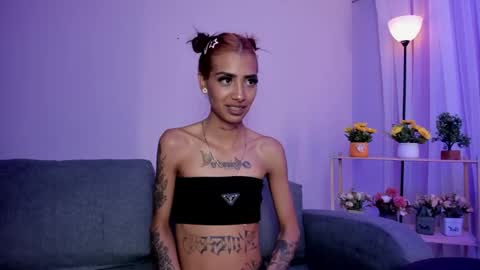 Snapshot of karlaslutskinny__ chatting on 11-15-25, 05:31 karlaslutskinny__ online show from 11-15-25, 05:31
