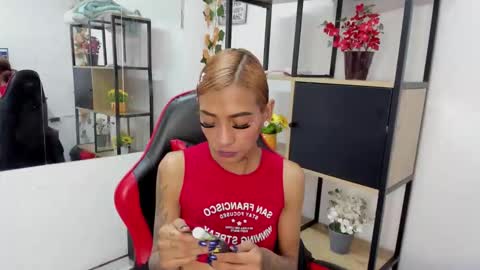 Snapshot of karlaslutskinny__ chatting on 12-17-25, 03:23 karlaslutskinny__ online show from 12-17-25, 03:23