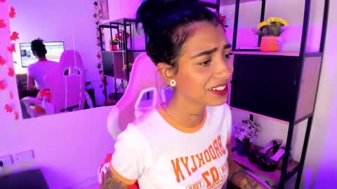 Snapshot of karlaslutskinny__ chatting on 02-14-26, 11:12 karlaslutskinny__ online show from 02-14-26, 11:12