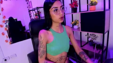 Snapshot of karlaslutskinny__ chatting on 02-18-26, 09:44 karlaslutskinny__ online show from 02-18-26, 09:44