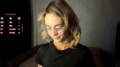 Snapshot of karlenegries chatting on 07-28-26, 11:04 Olivia online show from 07-28-26, 11:04