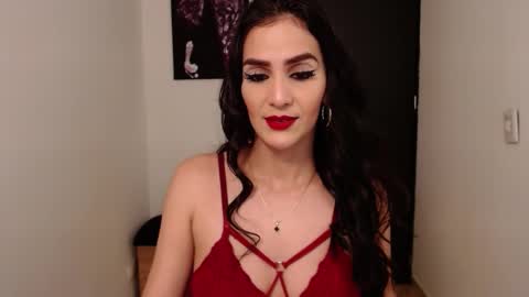 Snapshot of karlota_hank chatting on 11-19-25, 06:35 Karlis online show from 11-19-25, 06:35