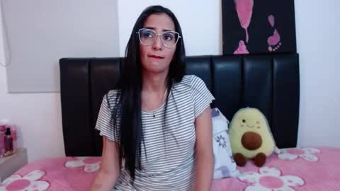 Snapshot of karlota_hank chatting on 03-17-26, 04:43 Karlis online show from 03-17-26, 04:43