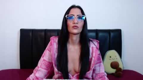 Snapshot of karlota_hank chatting on 06-19-26, 06:40 Karlis online show from 06-19-26, 06:40