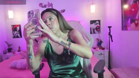 Karly Moonns online show from 11-19-25, 03:34