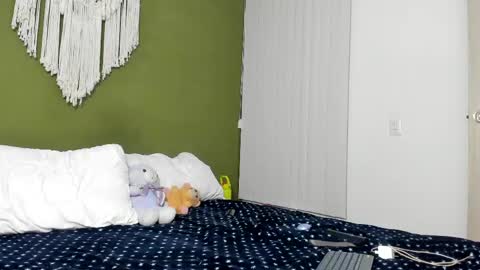 Karlye online show from 04-19-26, 01:49