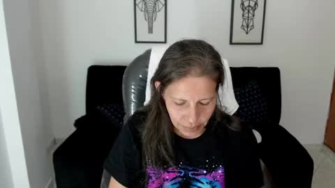 Snapshot of karlye_hot chatting on 12-22-24, 01:34 KARLYE online show from 12-22-24, 01:34