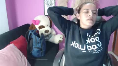 Snapshot of karlye_hot chatting on 10-10-25, 03:05 KARLYE online show from 10-10-25, 03:05