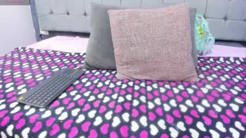 Karol online show from 12-20-25, 02:24