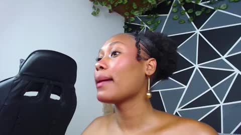 Karol  online show from 10-10-25, 07:46