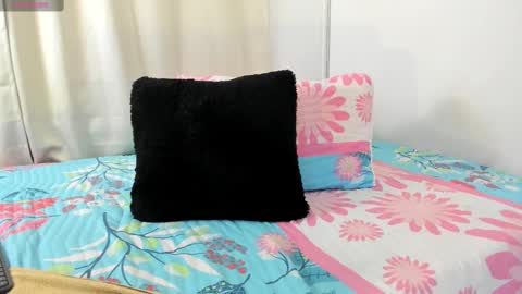 karol_w10 online show from 03-04-25, 01:45