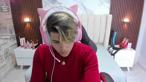 Karol and Luna online show from 02-15-25, 02:37
