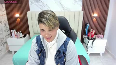 Karol and Luna online show from 02-17-25, 02:09