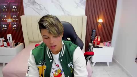 Karol and Luna online show from 03-10-25, 02:39