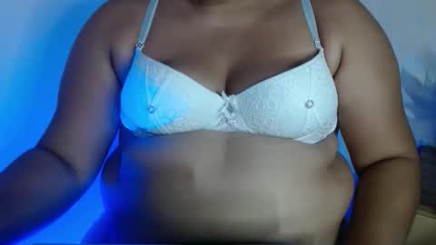 karolbb21 online show from 11-30-25, 10:58