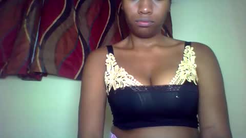Snapshot of karoliee chatting on 06-04-26, 05:19 karoliee online show from 06-04-26, 05:19