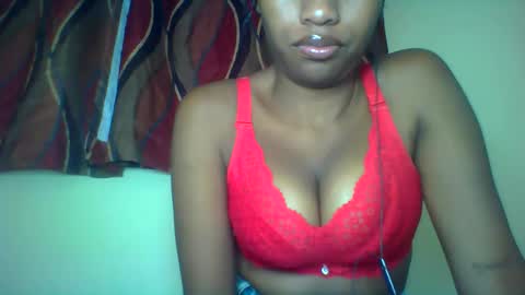 Snapshot of karoliee chatting on 06-07-26, 11:03 karoliee online show from 06-07-26, 11:03