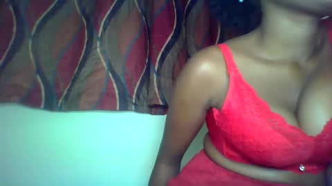 Snapshot of karoliee chatting on 06-08-26, 03:12 karoliee online show from 06-08-26, 03:12