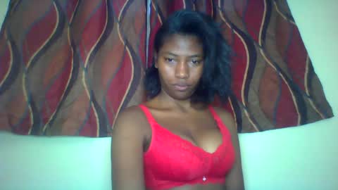 Snapshot of karoliee chatting on 06-14-26, 11:01 karoliee online show from 06-14-26, 11:01