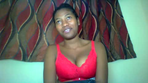 Snapshot of karoliee chatting on 06-21-26, 09:56 karoliee online show from 06-21-26, 09:56