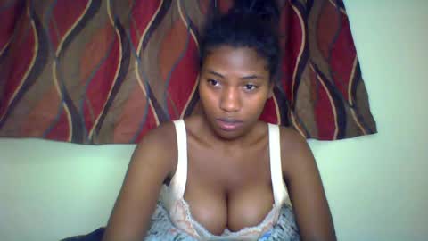 Snapshot of karoliee chatting on 07-06-26, 03:14 karoliee online show from 07-06-26, 03:14