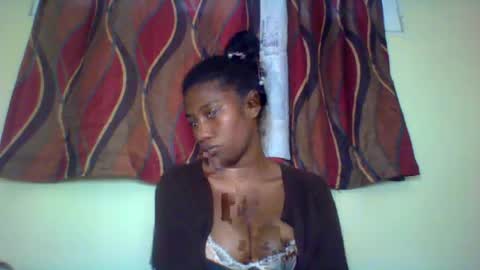 Snapshot of karoliee chatting on 07-14-26, 12:11 karoliee online show from 07-14-26, 12:11
